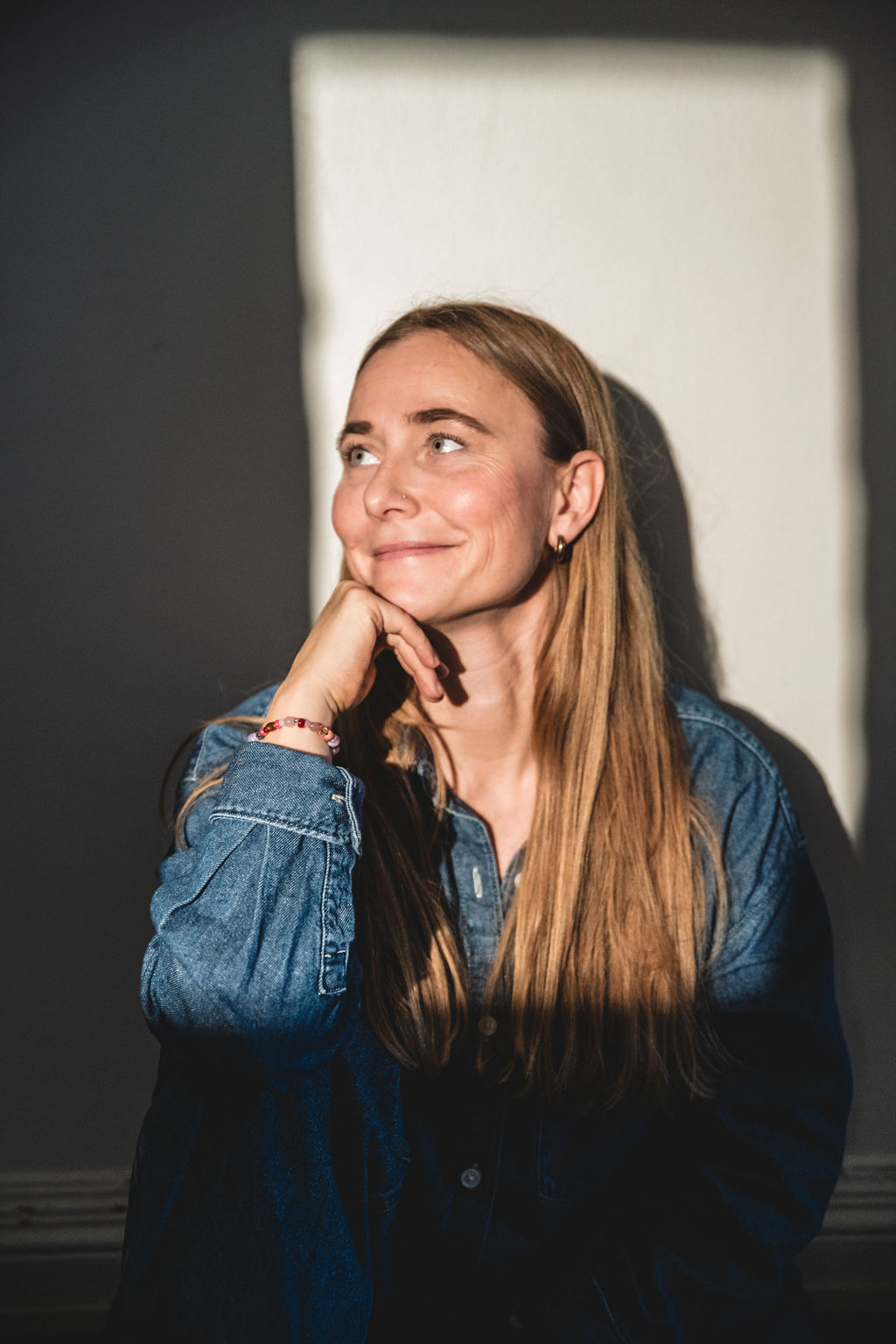 Jeanne i et eftertænksomt øjeblik